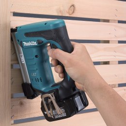 MAKITA Zszywacz akumulatorowy 18V DST221Z MAKITA