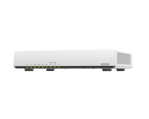 Qnap QHora-301W, QuWAN VPN router, 4x 1GbE, 2 x 10GbE Qnap QHora-301W, QuWAN VPN router, 4x 1GbE, 2 x 10GbE