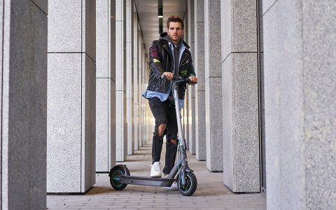 Motus Hulajnoga Elektryczna Scooty 10 2022 (WYPRZEDAŻ) Motus Hulajnoga Elektryczna Scooty 10 2022 (WYPRZEDAŻ)