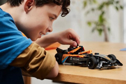 Lego LEGO Technic 42169 NEOM McLaren Formula E Race Car Lego LEGO Technic 42169 NEOM McLaren Formula E Race Car