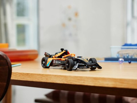 Lego LEGO Technic 42169 NEOM McLaren Formula E Race Car Lego LEGO Technic 42169 NEOM McLaren Formula E Race Car