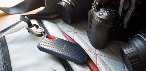 SanDisk Dysk zewnętrzny SSD SanDisk Extreme Portable (4TB; USB 3.2; 1050 MB/s; SDSSDE61-4T00-G25) SanDisk Dysk zewnętrzny SSD SanDisk Extreme Portable (4TB; USB 3.2; 1050 MB/s; SDSSDE61-4T00-G25)