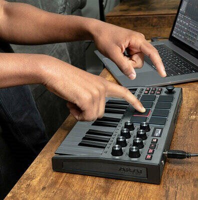 AKAI AKAI MPK MINI 3 GREY - Mini klawiatura sterująca AKAI AKAI MPK MINI 3 GREY - Mini klawiatura sterująca