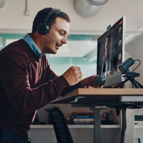 POLY Poly Zestaw słuchawkowy Voyager Focus 2 z certyfikatem Microsoft Teams USB-C-C + przejściówka USB-C/A 9T9J4AA#AC3 POLY Poly Zestaw słuchawkowy Voyager Focus 2 z certyfikatem Microsoft Teams USB-C-C + przejściówka USB-C/A 9T9J4AA#AC3