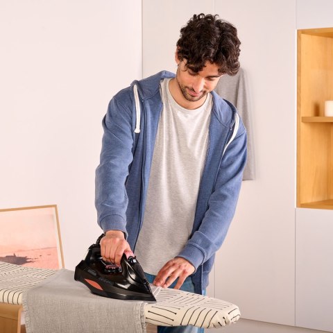 BLACK+DECKER Żelazko parowe Black+Decker BXIR3000E (3000W; czarny) BLACK+DECKER Żelazko parowe Black+Decker BXIR3000E (3000W; czarny)