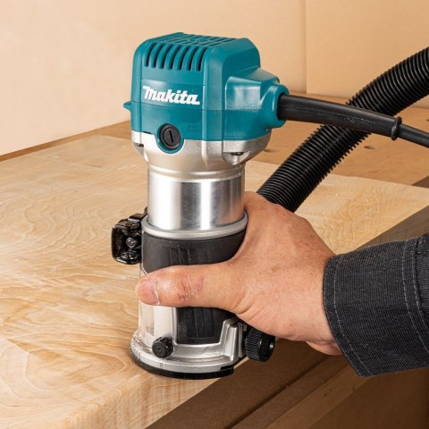 MAKITA Frezarko-wycinarka elek 710W MAKITA RT0702CX2J (WYPRZEDAŻ) MAKITA Frezarko-wycinarka elek 710W MAKITA RT0702CX2J (WYPRZEDAŻ)