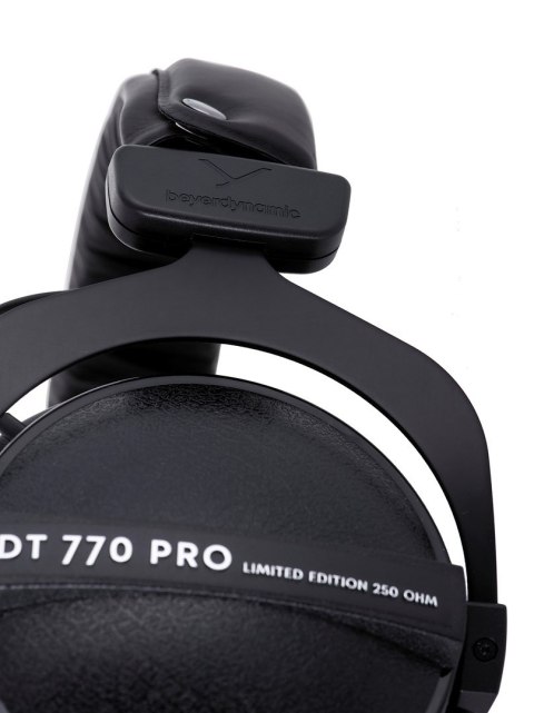 Beyerdynamic Beyerdynamic DT 770 PRO 250 OHM BLACK LIMITED EDITION - Słuchawki studyjne zamknięte Beyerdynamic Beyerdynamic DT 770 PRO 250 OHM BLACK LIMITED EDITION - Słuchawki studyjne zamknięte