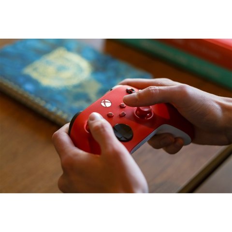 Microsoft Microsoft Xbox Series Kontroler - Pulsujący czerwon (WYPRZEDAŻ) Microsoft Microsoft Xbox Series Kontroler - Pulsujący czerwon (WYPRZEDAŻ)