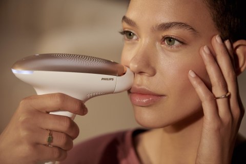 Philips Depilator PHILIPS Lumea Advanced IPL BRI921/00 + Trymer Wbudowany filtr UV Philips Depilator PHILIPS Lumea Advanced IPL BRI921/00 + Trymer Wbudowany filtr UV