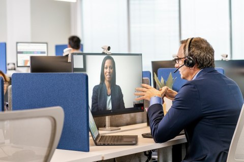 POLY Zestaw słuchawkowy Bluetooth Poly Voyager 4320 MS Teams Certified USB-A Headset with charge stand +BT700 dongle 77Z00AA