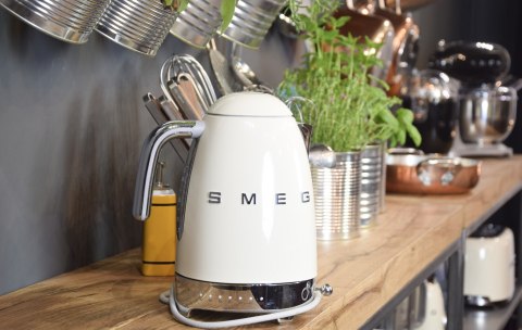 SMEG Czajnik elektryczny SMEG KLF04CREU kremowy (WYPRZEDAŻ) SMEG Czajnik elektryczny SMEG KLF04CREU kremowy (WYPRZEDAŻ)