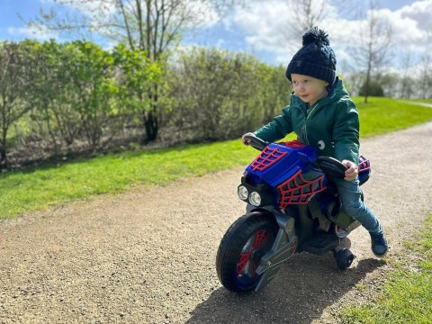 HUFFY Jeździk elektryczny dla dzieci Motocykl Spider-Man Huffy 17345W HUFFY Jeździk elektryczny dla dzieci Motocykl Spider-Man Huffy 17345W