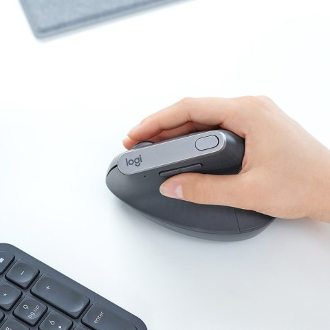 Logitech Mysz Logitech MX 910-005448 (optyczna; 4000 DPI; kolor czarny) (WYPRZEDAŻ) Logitech Mysz Logitech MX 910-005448 (optyczna; 4000 DPI; kolor czarny) (WYPRZEDAŻ)