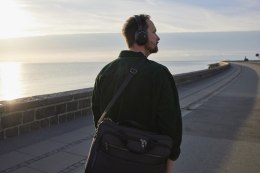 POLY Słuchawki Poly Voyager Surround 80 UC Microsoft Teams Certified USB-C Headset +USB-C/A Adapter Retail Packaging