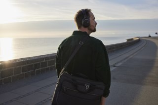 POLY Słuchawki Poly Voyager Surround 80 UC Microsoft Teams Certified USB-C Headset +USB-C/A Adapter Retail Packaging