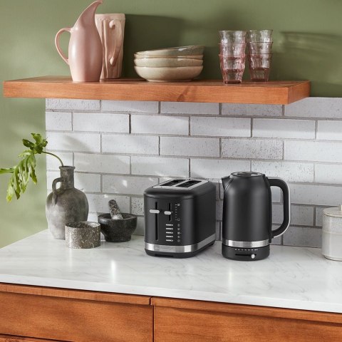 KitchenAid Czajnik elektryczny KitchenAid 5KEK1701EBM (WYPRZEDAŻ) KitchenAid Czajnik elektryczny KitchenAid 5KEK1701EBM (WYPRZEDAŻ)