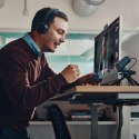 POLY Słuchawki Poly Voyager Focus 2-M USB-C-C Headset USB-C/A Adapter Charging Stand No localization Retail Packaging