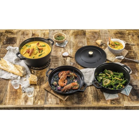Zestaw 3 naczyń żeliwnych z pokrywką STAUB 40508-386-0 - czarny 24 cm (WYPRZEDAŻ) Zestaw 3 naczyń żeliwnych z pokrywką STAUB 40508-386-0 - czarny 24 cm (WYPRZEDAŻ)