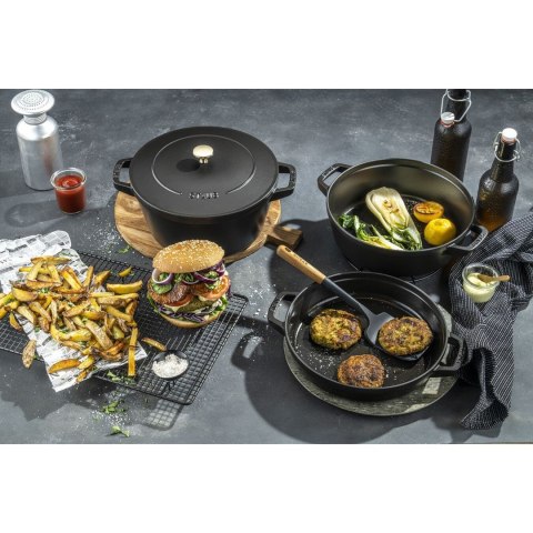 Zestaw 3 naczyń żeliwnych z pokrywką STAUB 40508-386-0 - czarny 24 cm (WYPRZEDAŻ) Zestaw 3 naczyń żeliwnych z pokrywką STAUB 40508-386-0 - czarny 24 cm (WYPRZEDAŻ)