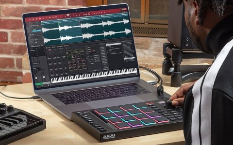 AKAI AKAI MPC STUDIO - Kontroler z oprogramowaniem tworzący kompletną stację roboczą typu MPC AKAI AKAI MPC STUDIO - Kontroler z oprogramowaniem tworzący kompletną stację roboczą typu MPC