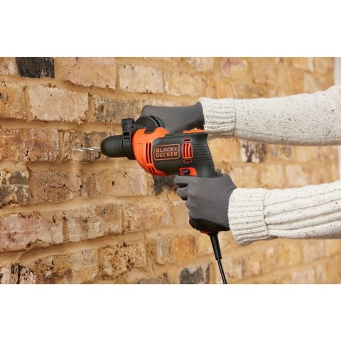 BLACK+DECKER Wiertarka udarowa BEH710-QS BLACK+DECKER BLACK+DECKER Wiertarka udarowa BEH710-QS BLACK+DECKER