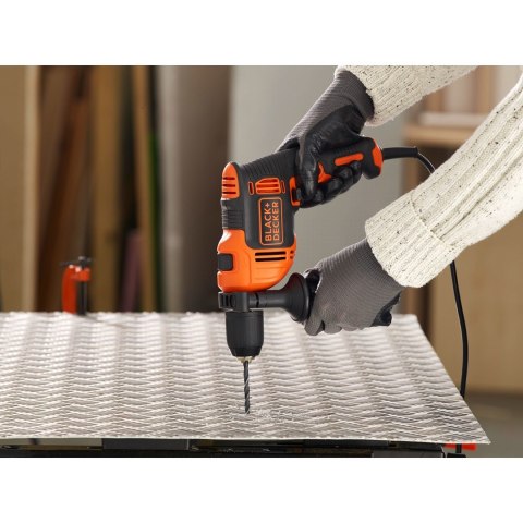 BLACK+DECKER Wiertarka udarowa BEH710-QS BLACK+DECKER BLACK+DECKER Wiertarka udarowa BEH710-QS BLACK+DECKER