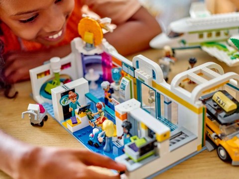 Lego LEGO Friends 42656 Samolot i lotnisko w mieście Heartlake Lego LEGO Friends 42656 Samolot i lotnisko w mieście Heartlake