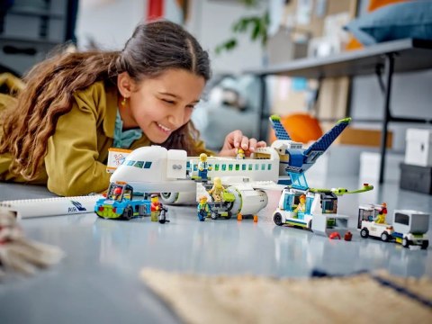 Lego LEGO City 60367 Samolot pasażerski Lego LEGO City 60367 Samolot pasażerski