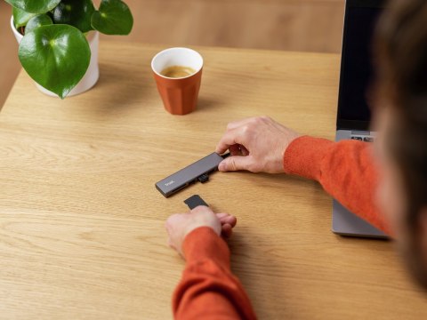 Trust Trust HALYX FAST USB-C HUB CARD READER Trust Trust HALYX FAST USB-C HUB CARD READER