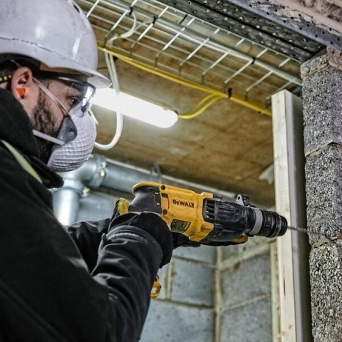 DeWalt Młotowiertarka DeWalt D25134k-qs DeWalt Młotowiertarka DeWalt D25134k-qs