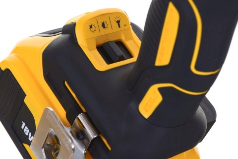 DeWalt Zestaw COMBO 18V DCD796, DCG405 + 2x5,0Ah DCK208 DeWalt Zestaw COMBO 18V DCD796, DCG405 + 2x5,0Ah DCK208
