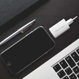 Qoltec QOLTEC ŁADOWARKA SIECIOWA 65W GAN ULTRA | 5-20V | 2.25-3.25A | 1 X USB TYP C PD | 1 X USB QC 3.0 | BIAŁA