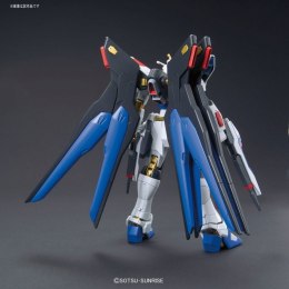 BANDAI Figurka kolekcjonerska Bandai HGCE 1/144 ZGMF-X20A STRIKE FREEDOM GUNDAM