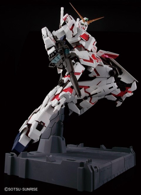 BANDAI PG 1/60 UNICORN GUNDAM