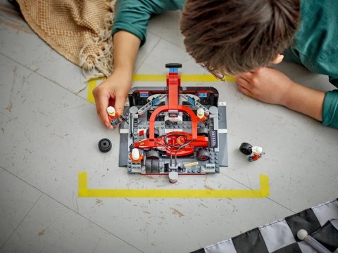 Lego LEGO CITY 60443 F1 Pit stop i mechanicy z bolidem Ferrari Lego LEGO CITY 60443 F1 Pit stop i mechanicy z bolidem Ferrari