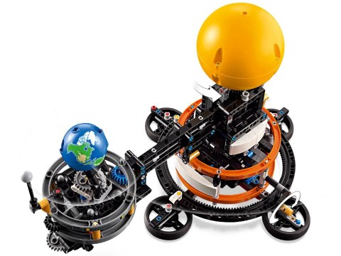 Lego LEGO Technic 42179 Planeta Ziemia i Księżyc na orbicie Lego LEGO Technic 42179 Planeta Ziemia i Księżyc na orbicie