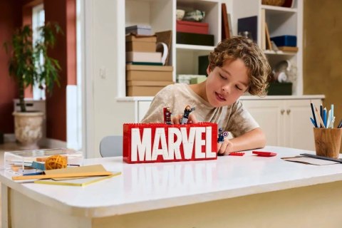 Lego LEGO MARVEL SUPER HEROES 76313 Logo MARVEL z minifigurkami Lego LEGO MARVEL SUPER HEROES 76313 Logo MARVEL z minifigurkami