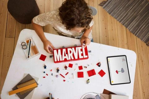 Lego LEGO MARVEL SUPER HEROES 76313 Logo MARVEL z minifigurkami Lego LEGO MARVEL SUPER HEROES 76313 Logo MARVEL z minifigurkami