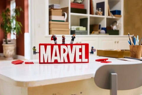 Lego LEGO MARVEL SUPER HEROES 76313 Logo MARVEL z minifigurkami Lego LEGO MARVEL SUPER HEROES 76313 Logo MARVEL z minifigurkami