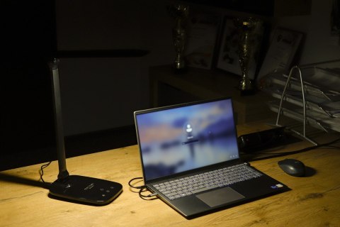MONTIS MONTIS MT042-BK LAMPKA BIURKOWA LED CZARNA 230V + USB MONTIS MONTIS MT042-BK LAMPKA BIURKOWA LED CZARNA 230V + USB
