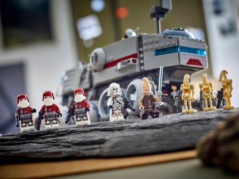 Lego LEGO Star Wars 75413 Czołg Republiki Juggernaut
