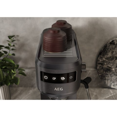 AEG Ekspres przelewowy EC6-1-6BST AEG AEG Ekspres przelewowy EC6-1-6BST AEG