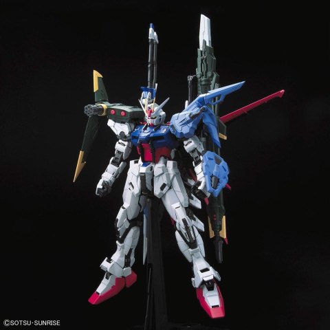 BANDAI Figurka kolekcjonerska Bandai PG 1/60 PERFECT STRIKE GUNDAM BANDAI Figurka kolekcjonerska Bandai PG 1/60 PERFECT STRIKE GUNDAM
