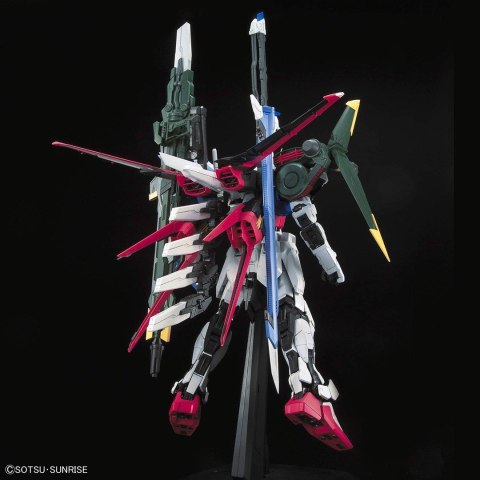 BANDAI Figurka kolekcjonerska Bandai PG 1/60 PERFECT STRIKE GUNDAM BANDAI Figurka kolekcjonerska Bandai PG 1/60 PERFECT STRIKE GUNDAM