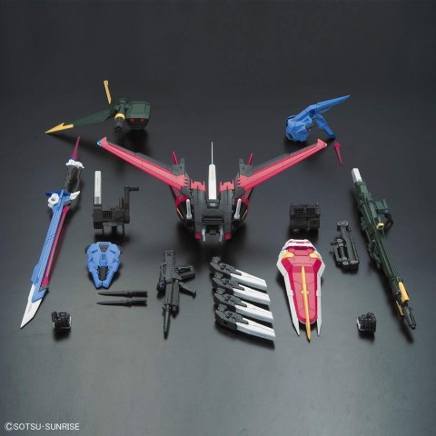 BANDAI Figurka kolekcjonerska Bandai PG 1/60 PERFECT STRIKE GUNDAM BANDAI Figurka kolekcjonerska Bandai PG 1/60 PERFECT STRIKE GUNDAM