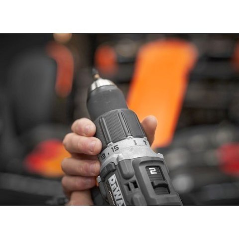 DeWalt Wiertarko-wkrętarka McLaren DCD85MP2T 18V 2 aku 5Ah DeWalt Wiertarko-wkrętarka McLaren DCD85MP2T 18V 2 aku 5Ah