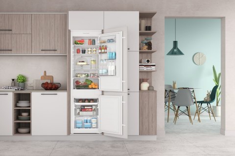 Indesit Chłodziarko-zamrażarka INDESIT INC18 T112 Indesit Chłodziarko-zamrażarka INDESIT INC18 T112