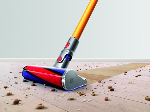DYSON Odkurzacz DYSON V8 (WYPRZEDAŻ) DYSON Odkurzacz DYSON V8 (WYPRZEDAŻ)