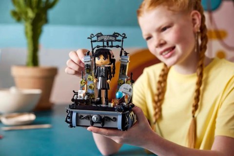 Lego LEGO Wednesday 76780 Figurka Wednesday Addams Lego LEGO Wednesday 76780 Figurka Wednesday Addams