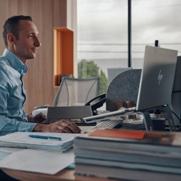 Hewlett-Packard HP EliteBook 865 G10 Ryzen 7 Pro 7840U 16
